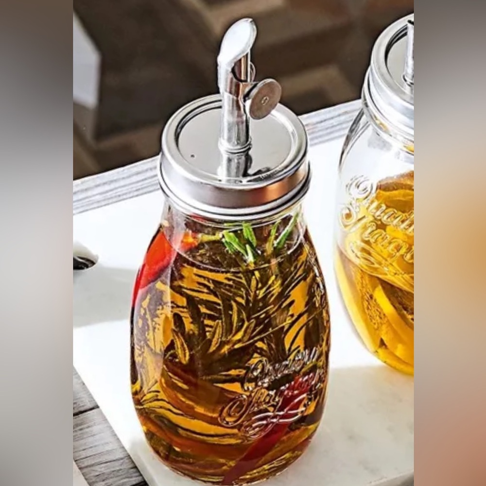 Bormioli Rocco Quattro Stagioni 13.5 Ounces Oil Bottle with Steel Genietti Lid